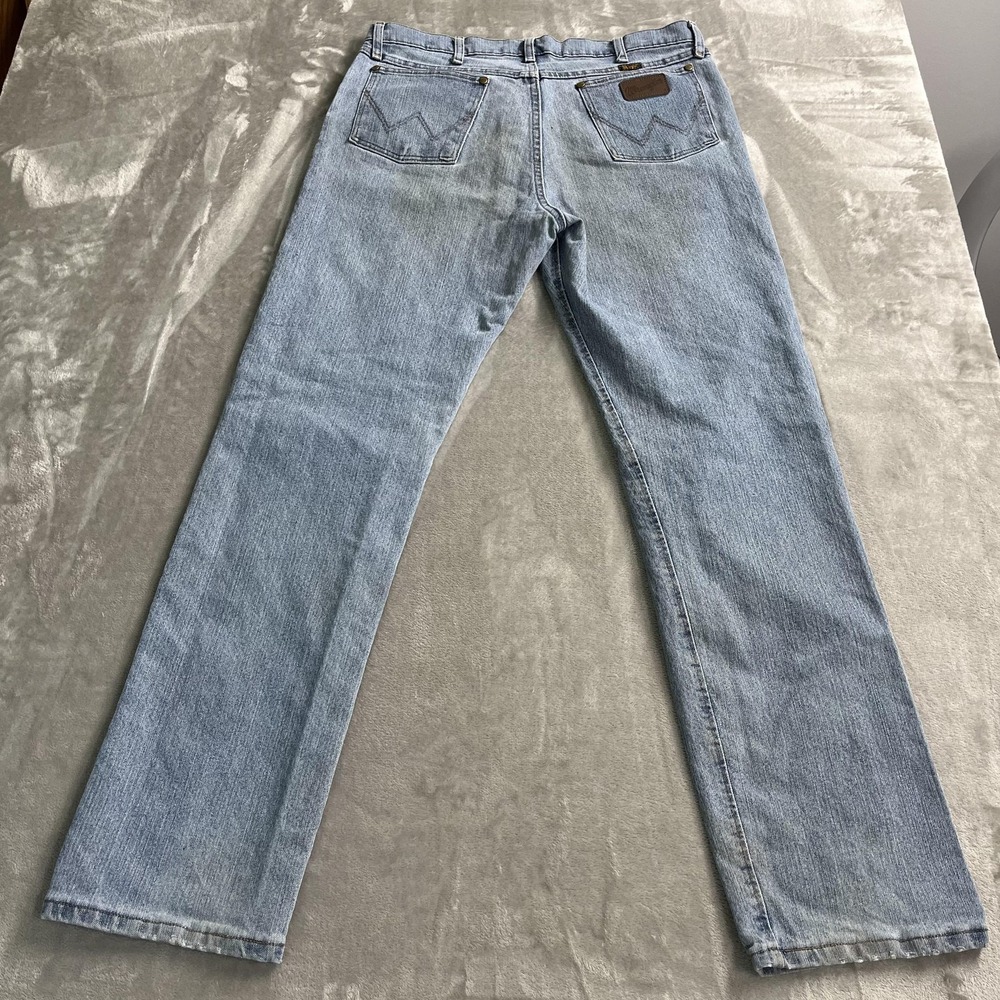 Wrangler Jeans Mens 36x34 Blue Light Wash Straight Leg Denim Classic Western